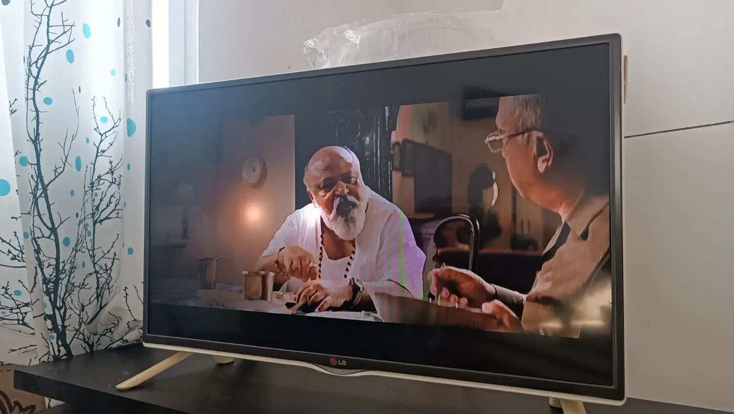 LED الجی ۳۲ اینچ|تلویزیون و پروژکتور|کاشان, فاز ۱ ناجی آباد|دیوار