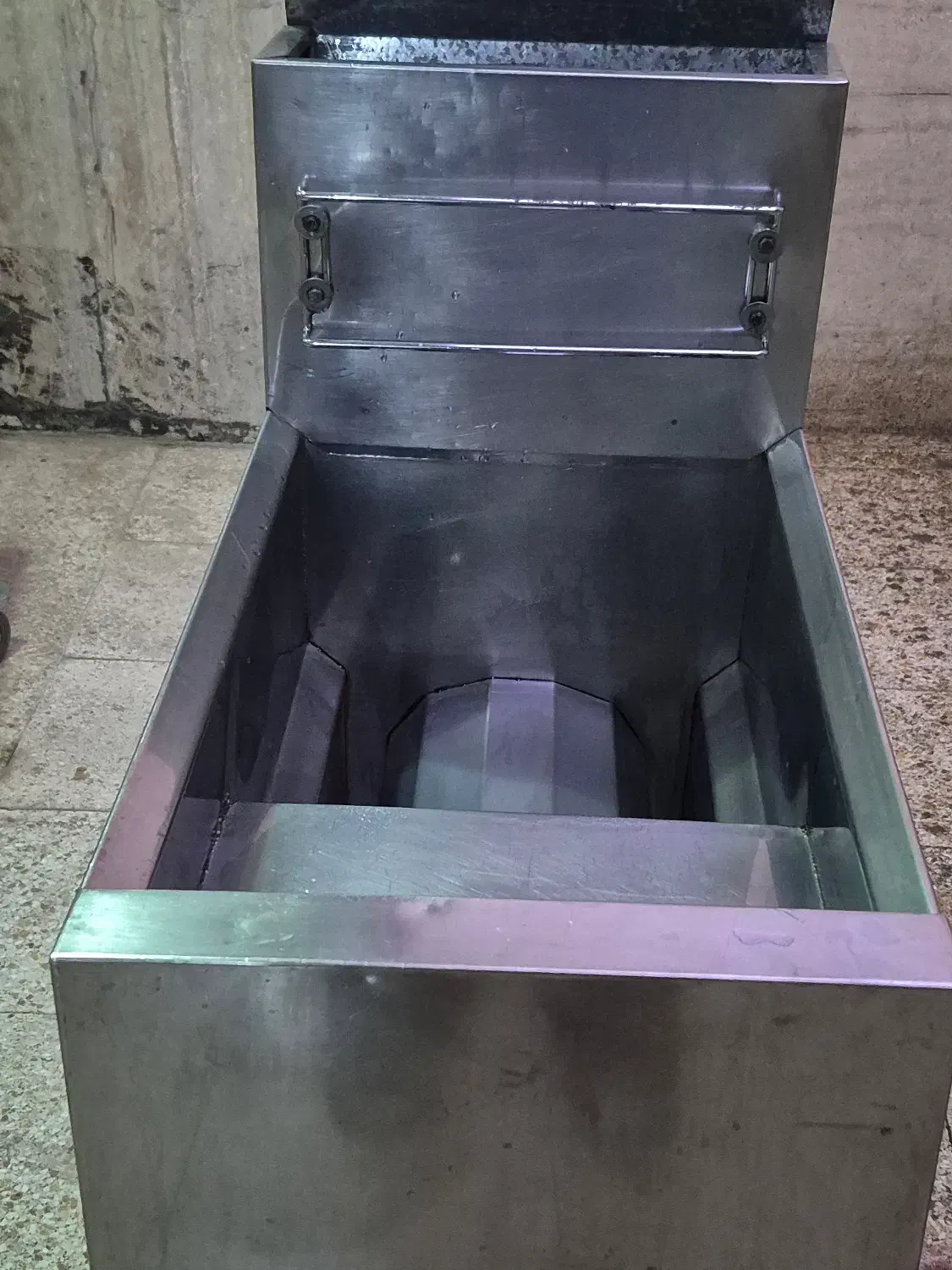 چرخ گوشت|کافی‌شاپ و رستوران|کرج, شهرک فهمیده|دیوار