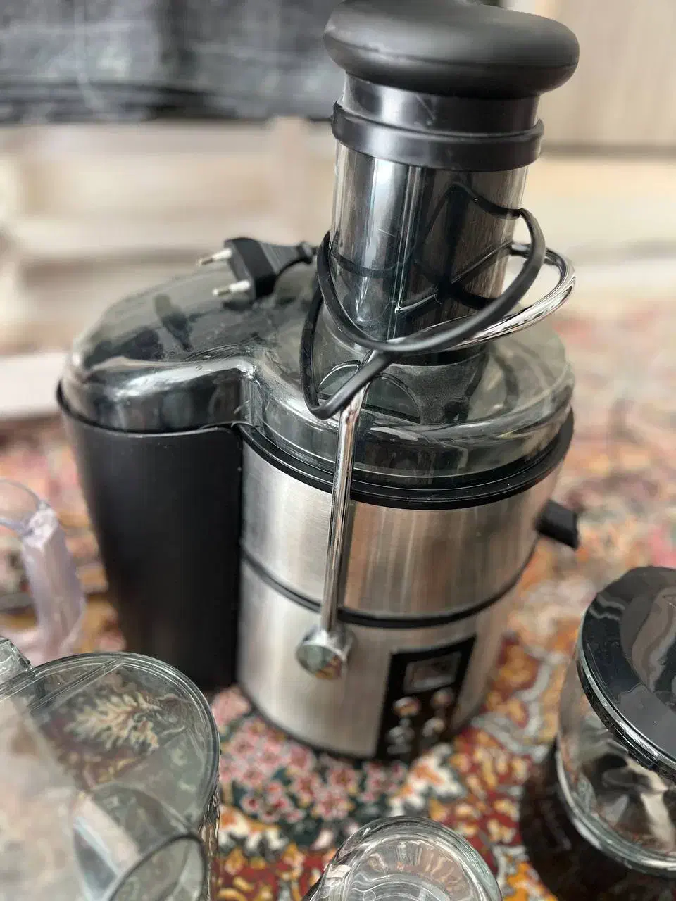 دستگاه اب میوه گیری چهارماره|آبمیوه‌گیر و آب‌مرکبات‌گیر|اردبیل, |دیوار