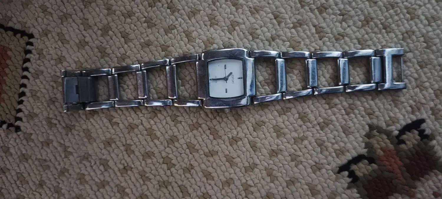 ساعت مچی|ساعت|سنقر, |دیوار