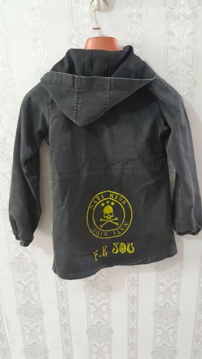 کت لی بچگانه|لباس|رباطکریم, نصیرشهر|دیوار