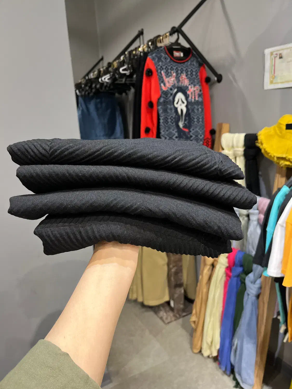 شال|لباس|اصفهان, شهرک کاوه|دیوار