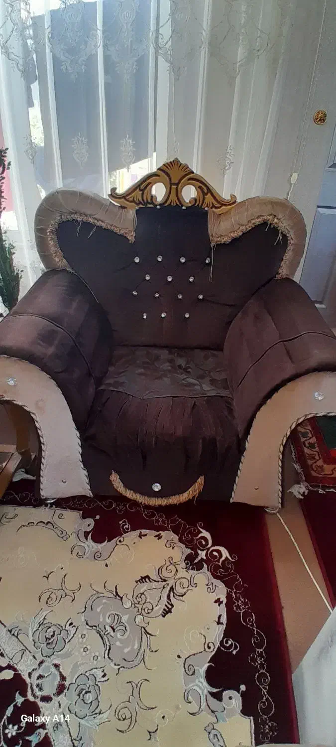 مبل راحتی همراه با جلو مبلی|مبلمان خانگی و میز عسلی|باسمنج, |دیوار