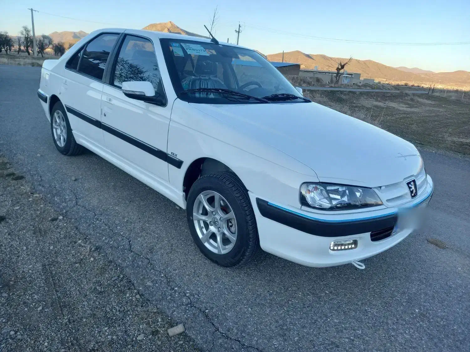 پارس ۴۰۲|خودرو سواری و وانت|مریوان, |دیوار