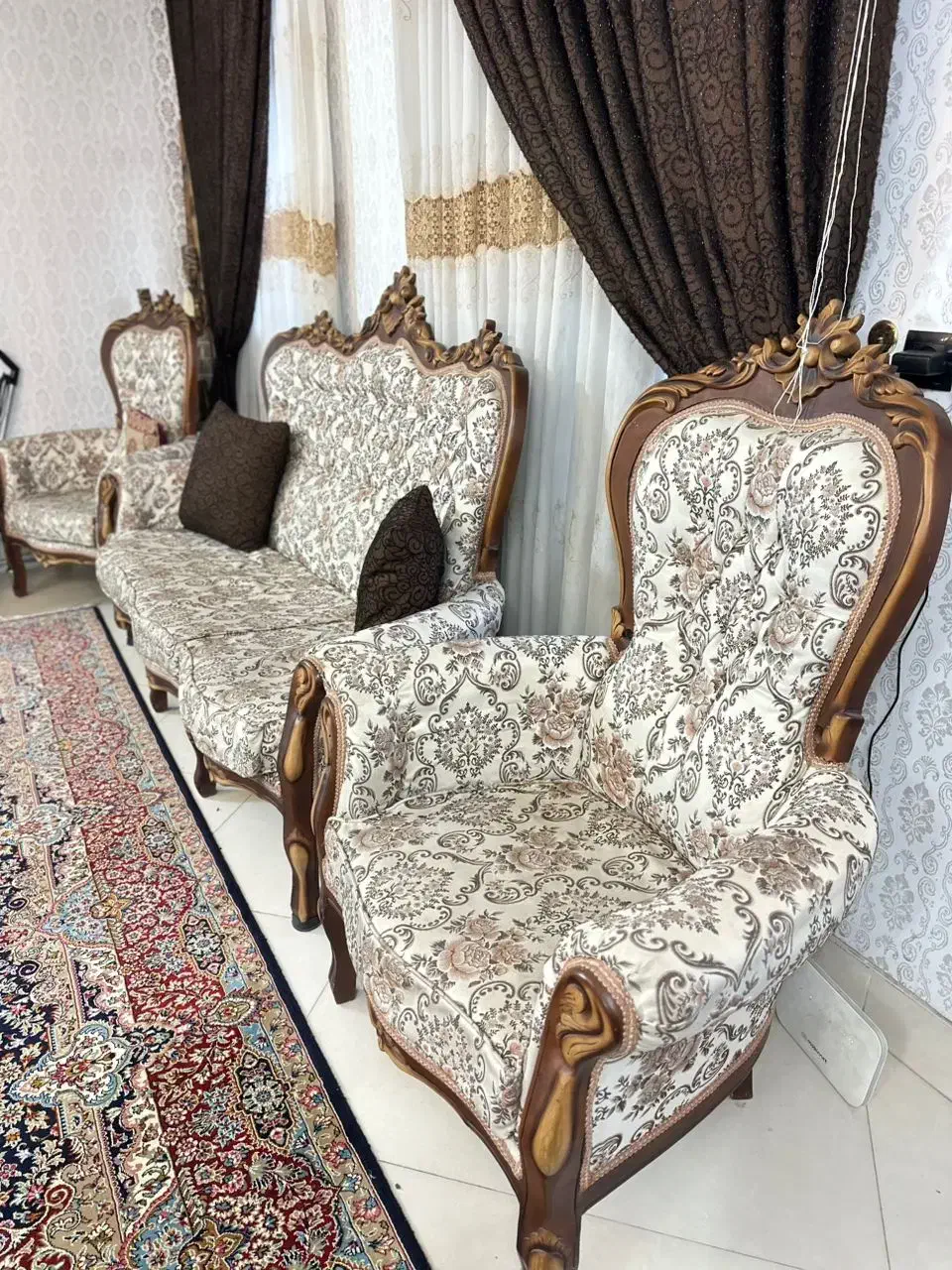 فروش مبل 9 نفره تمام چوب گردو|مبلمان خانگی و میز عسلی|شیراز, شهرک امیر کبیر|دیوار