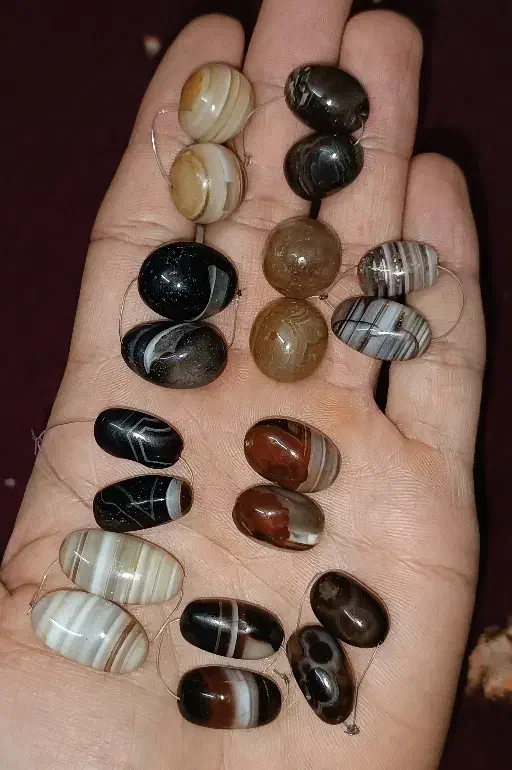 22جفت مهره سلیمانی.جزع|جواهرات|اهواز, کمپلو جنوبی|دیوار