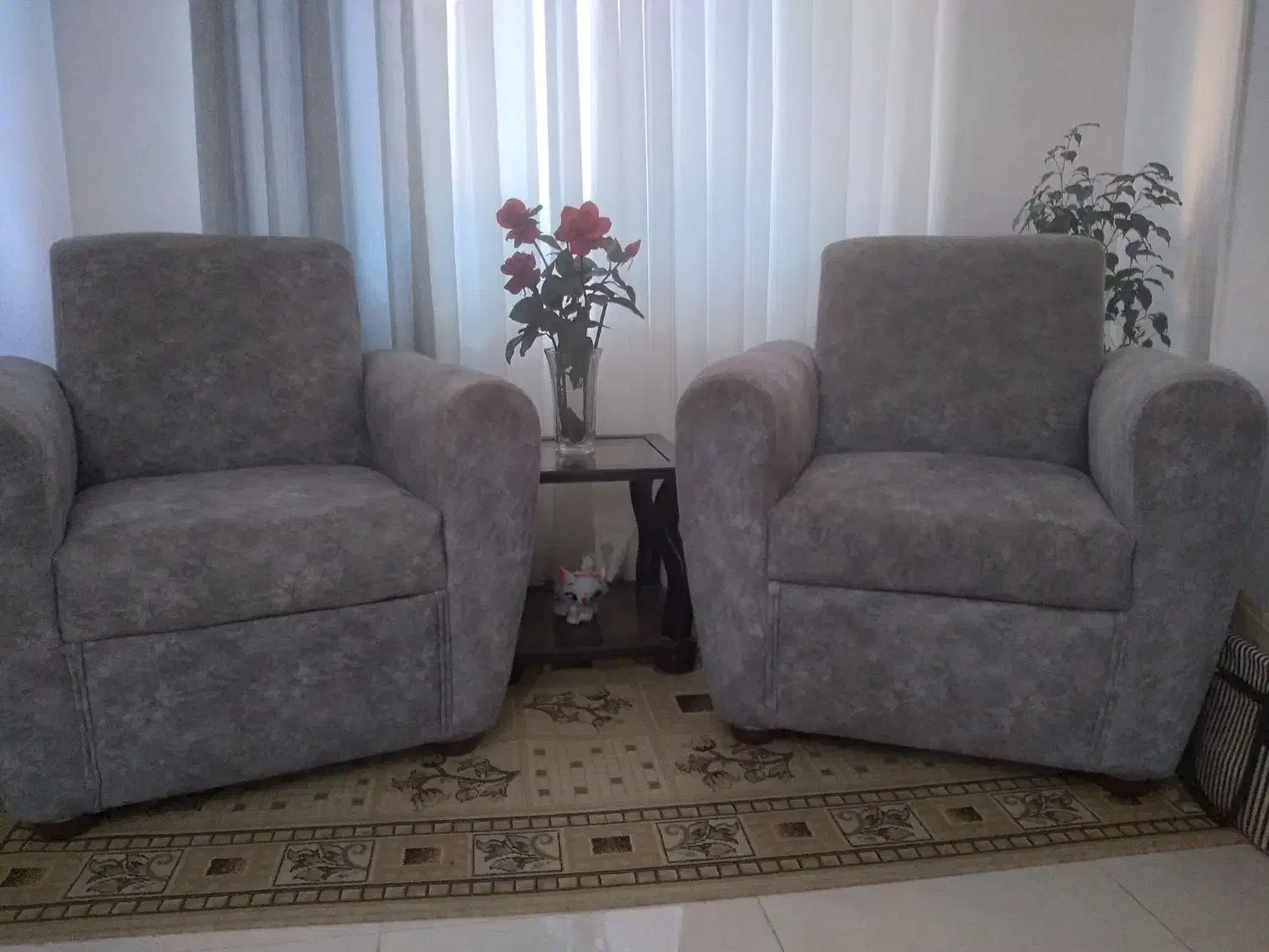 مبل راحتی ۷ نفره کاملا سالم|مبلمان خانگی و میز عسلی|سنگر, |دیوار