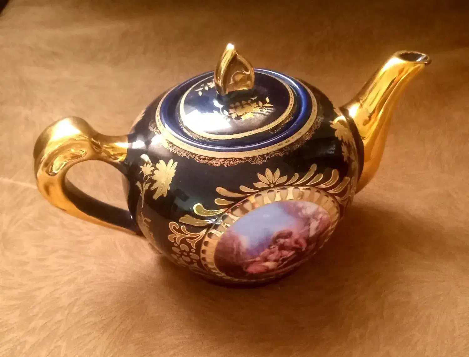 گلسرخی|کلکسیون اشیاء عتیقه|زنجان, |دیوار