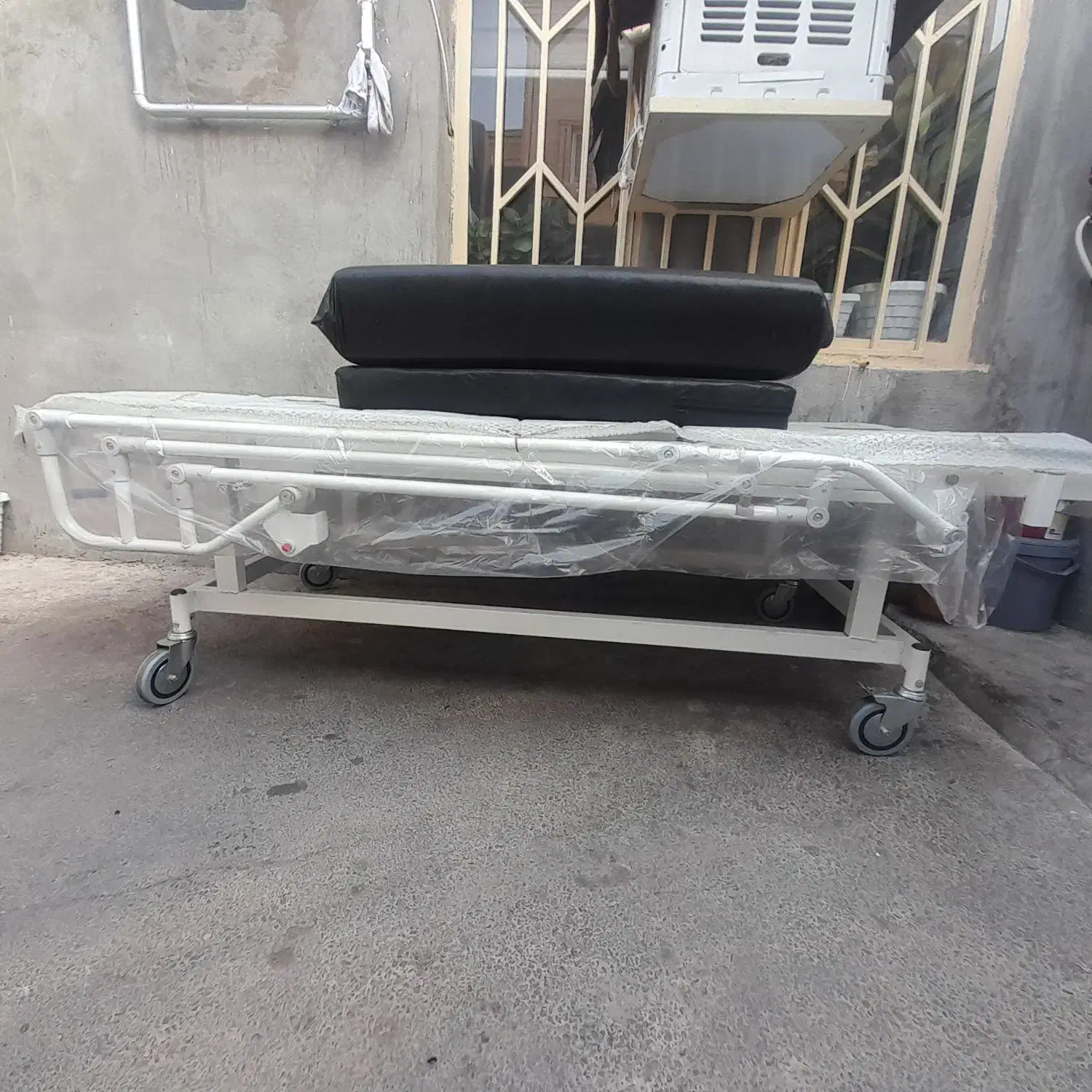 تخت بیمارستانی صفر با تشک چرمی- دوشکن دسته آبی|پزشکی|شاهین دژ, |دیوار