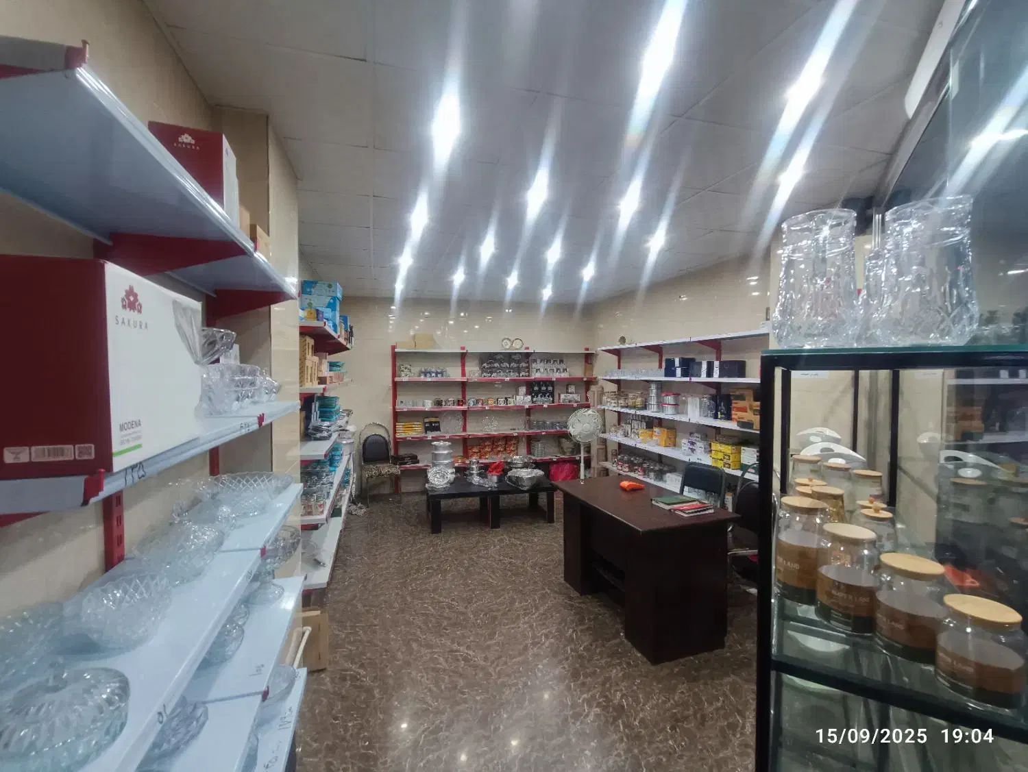 مغازه رهن و اجاره|اجارهٔ مغازه و غرفه|کرج, حصارک بالا|دیوار