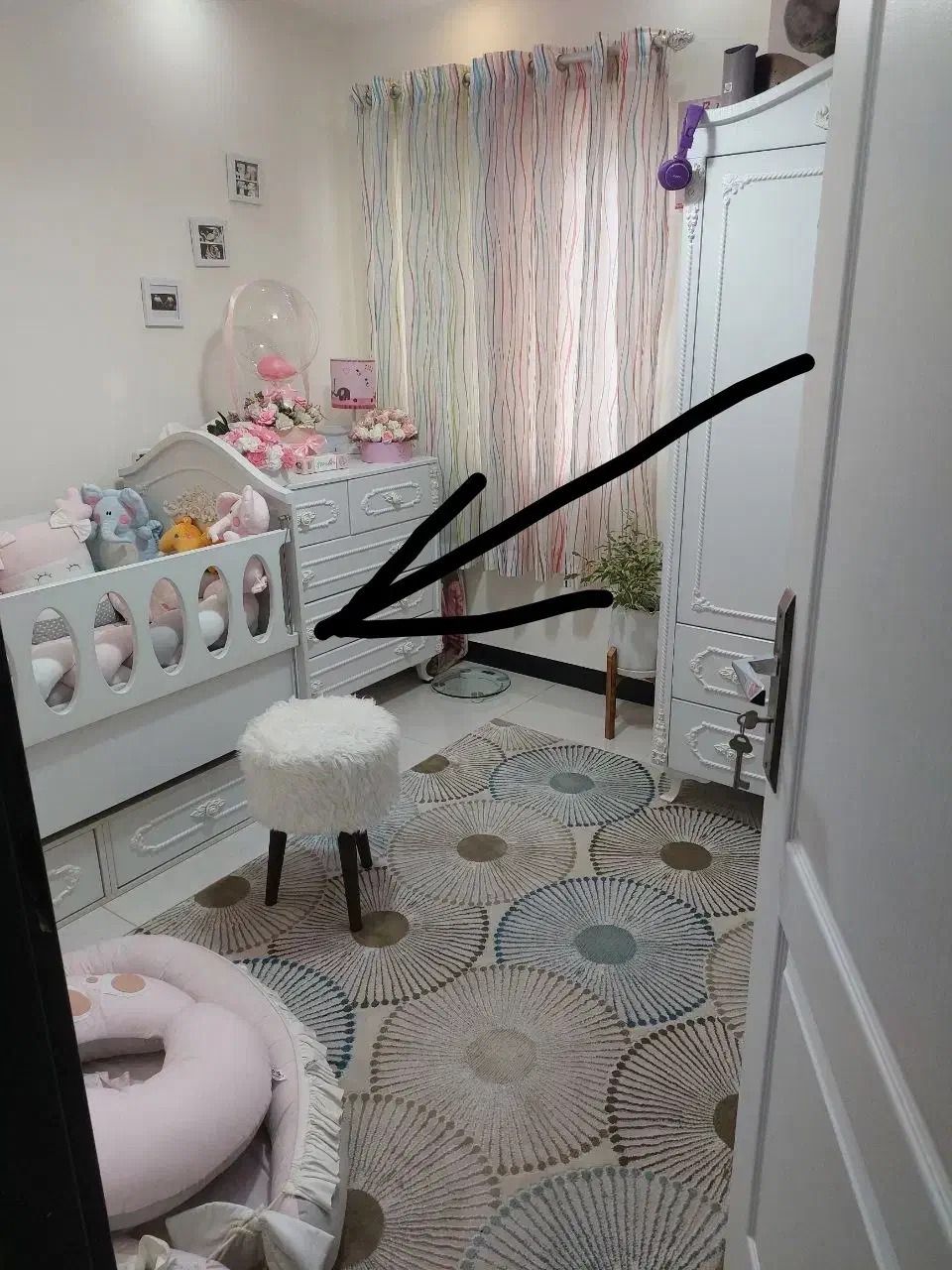 تخت و تشک کودک تا۷سال کریر و...|تخت و صندلی بچه|رشت, رودباری|دیوار