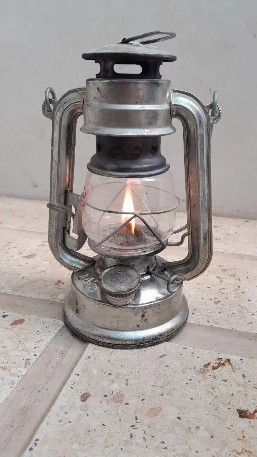 فانوس|کلکسیون اشیاء عتیقه|کوهدشت, |دیوار