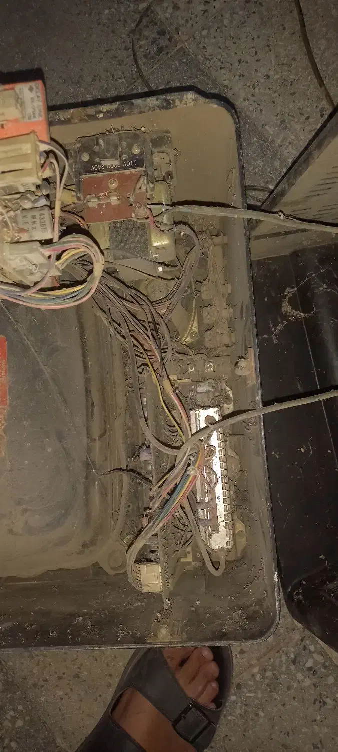 تلویزیون قدیمی|تلویزیون و پروژکتور|قیدار, |دیوار