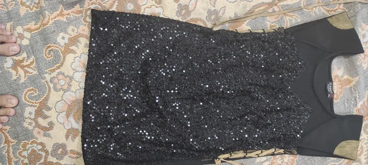 لباس مجلسی|لباس|نیشابور, باغ نو|دیوار