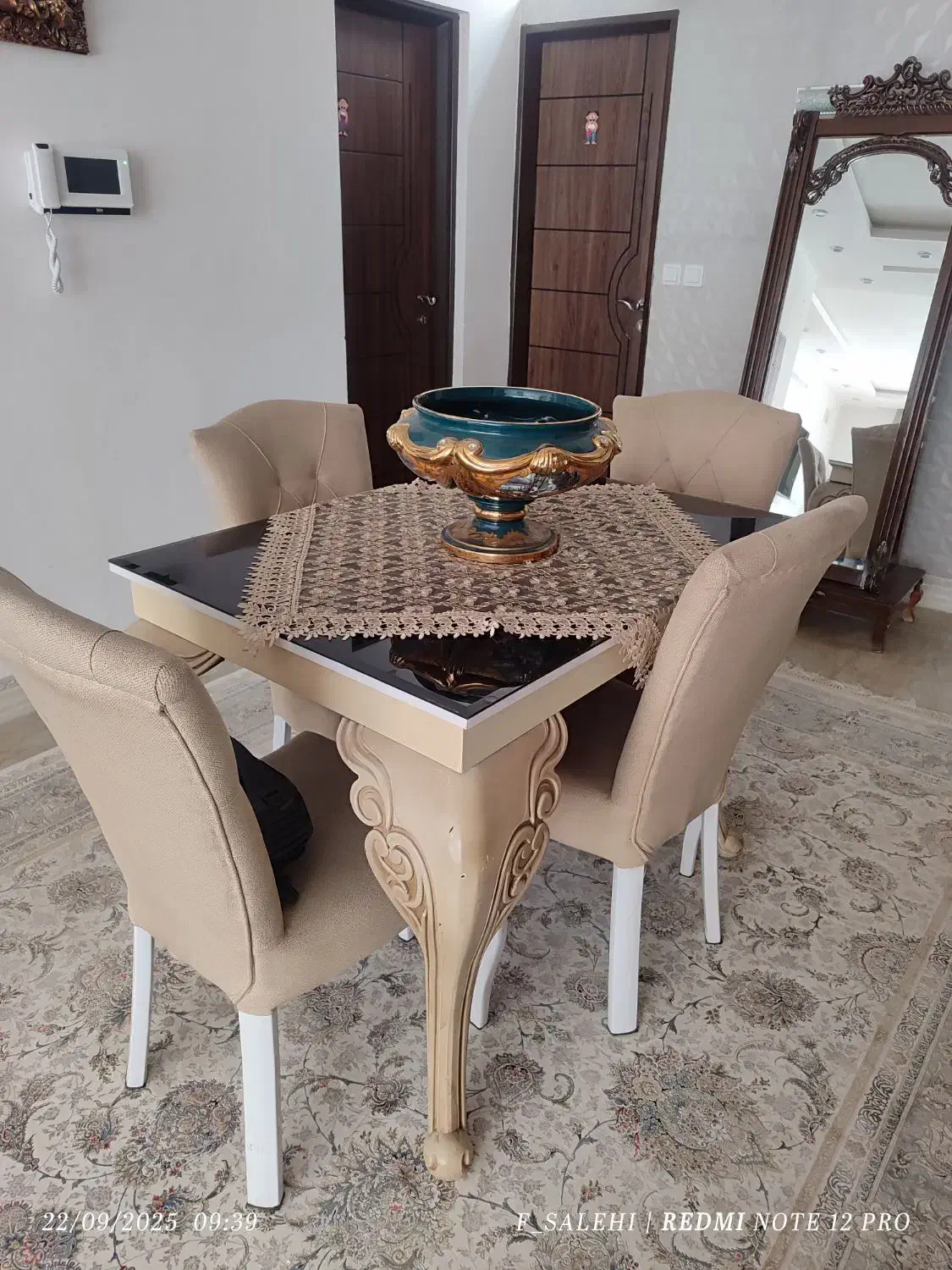 میز ناهار خوری چهارنفره کاملا  سالم و باکیفیت|میز و صندلی غذاخوری|اصفهان, خواجو|دیوار
