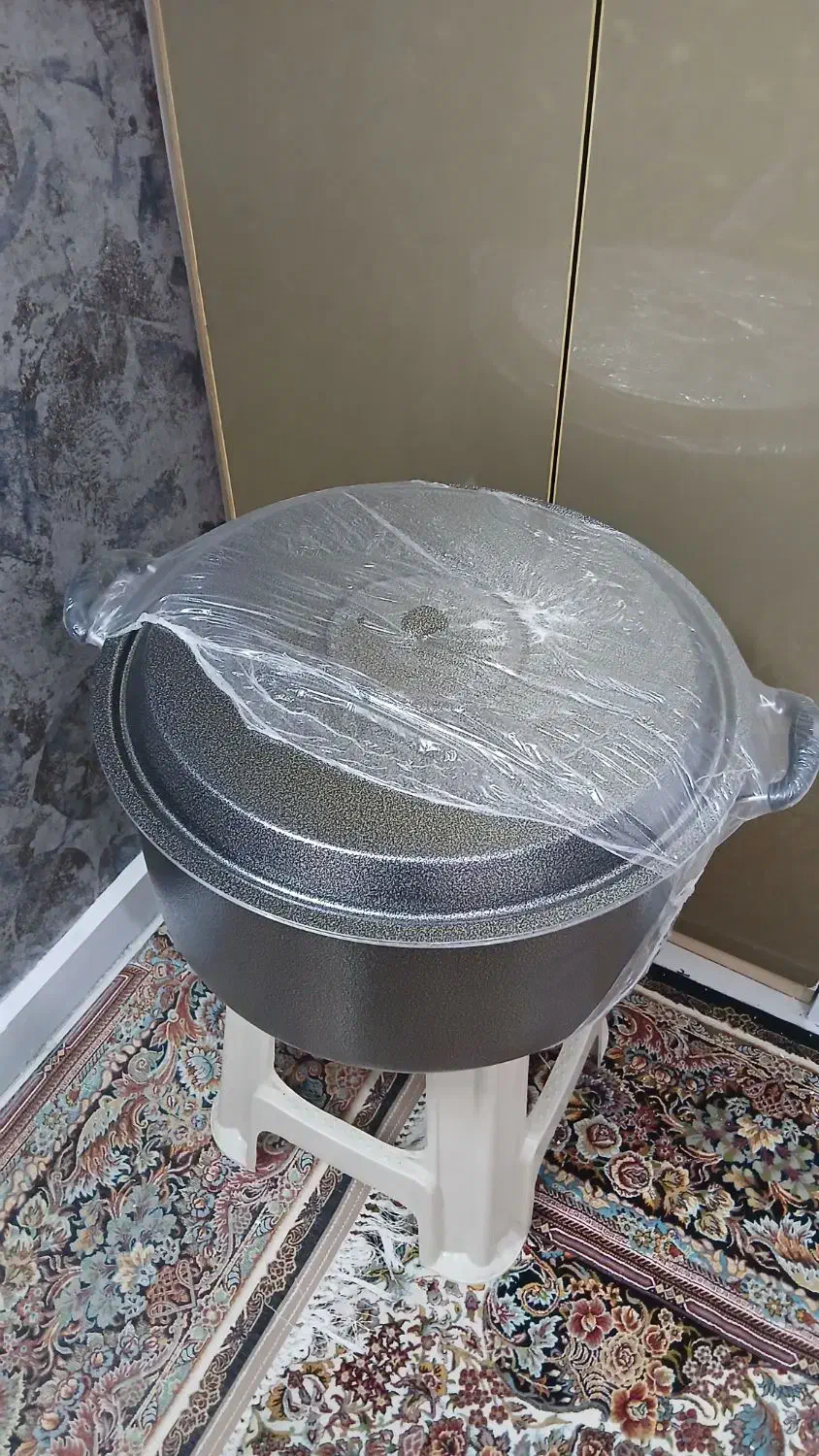 قابلمه و تابه گرانیت سایز بزرگ|ظروف پخت‌وپز|پرند, فاز ۳|دیوار