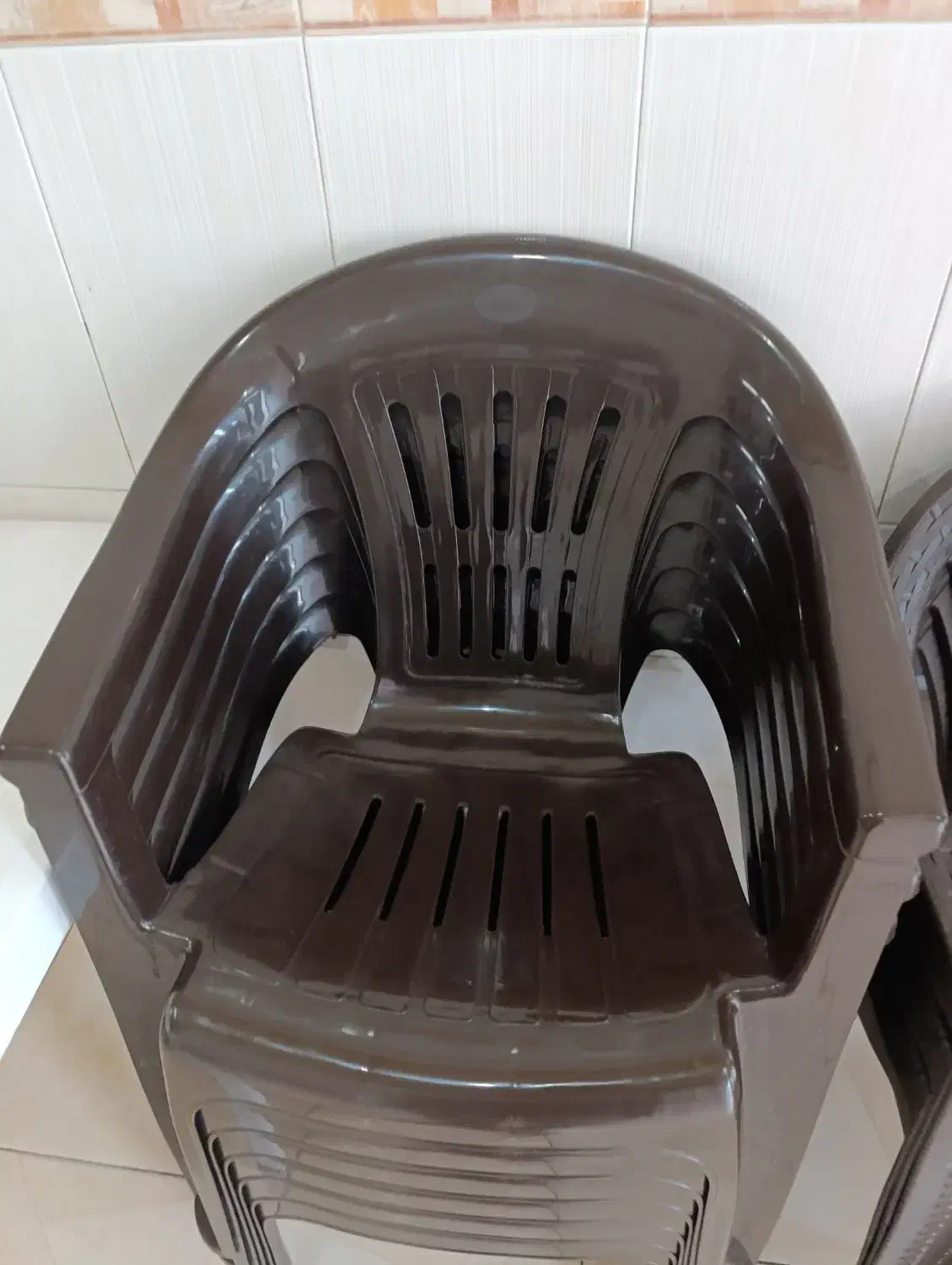 میز و صندلی پلاستیکی در حد نو|میز و صندلی غذاخوری|رودسر, |دیوار