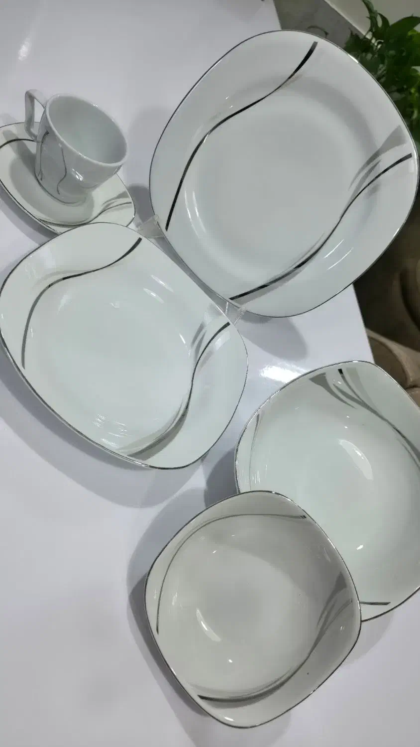 سرویس چینی ۱۸ نفره|ظروف سرو و پذیرایی|قائن, |دیوار