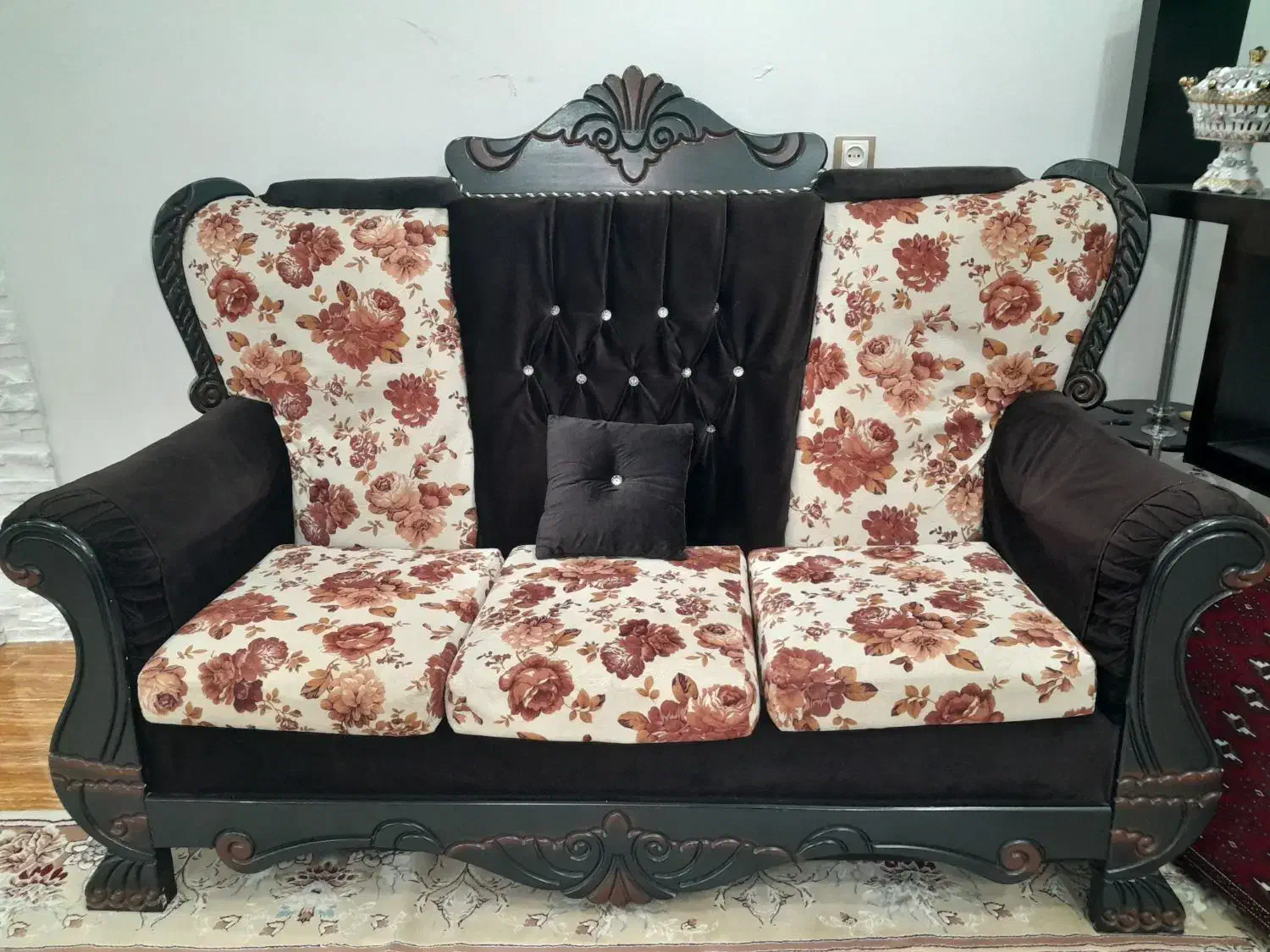 مبل هفت نفره همراه با میزعسلی باهم|مبلمان خانگی و میز عسلی|بابکان, |دیوار