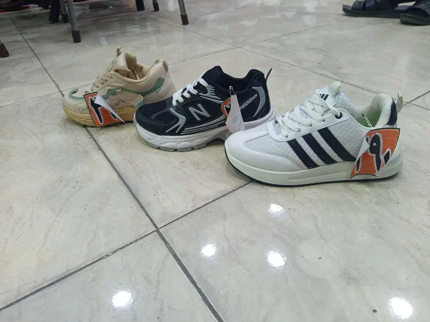 کفش و کتانی|کیف، کفش، کمربند|ساوه, |دیوار