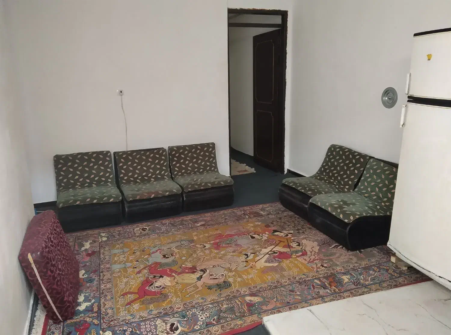 اجاره|اجارهٔ کوتاهمدت آپارتمان و سوئیت|شیراز, لب آب|دیوار