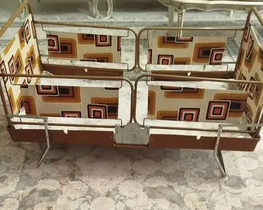 تخت نوزاد کنار مادر- تاشو و قابل حمل بصورت چمدان|تخت و سرویس خواب|شیراز, رحمتآباد|دیوار