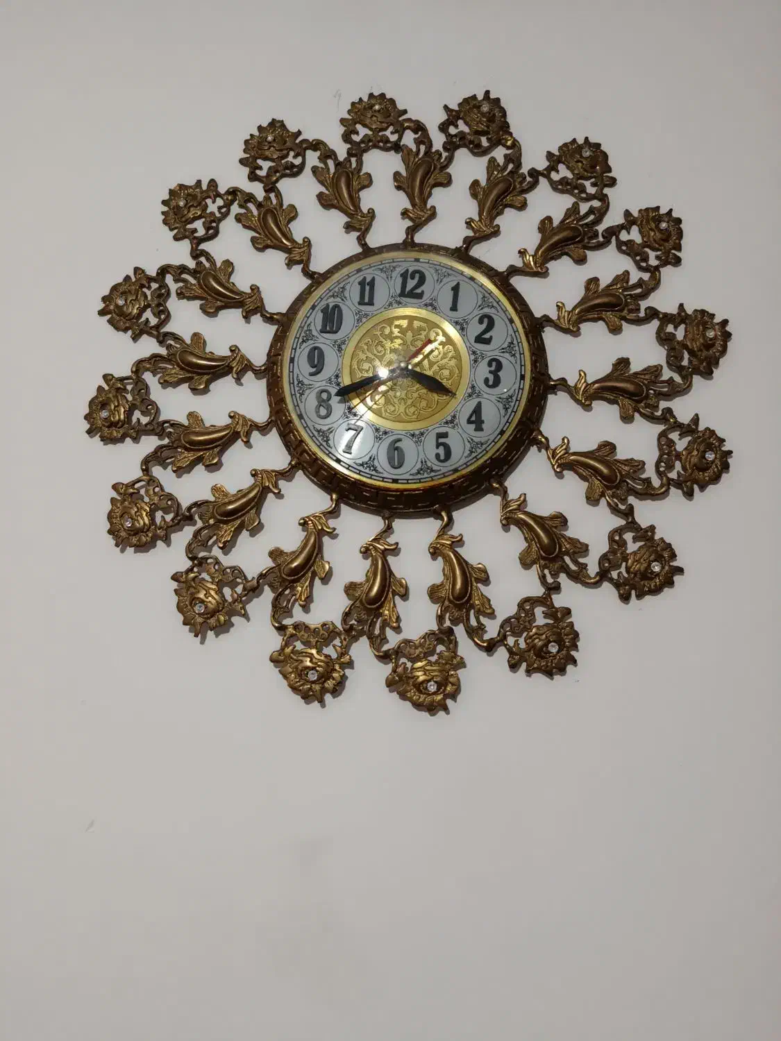 ساعت دیواری وگلدان برنز|ساعت دیواری و تزئینی|میانه, |دیوار