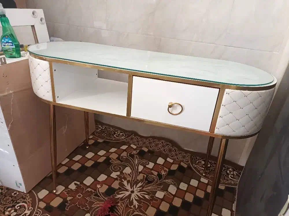 آرایشگاهی|آرایشگاه و سالن‌های زیبایی|رباط‌کریم, شترخوار|دیوار