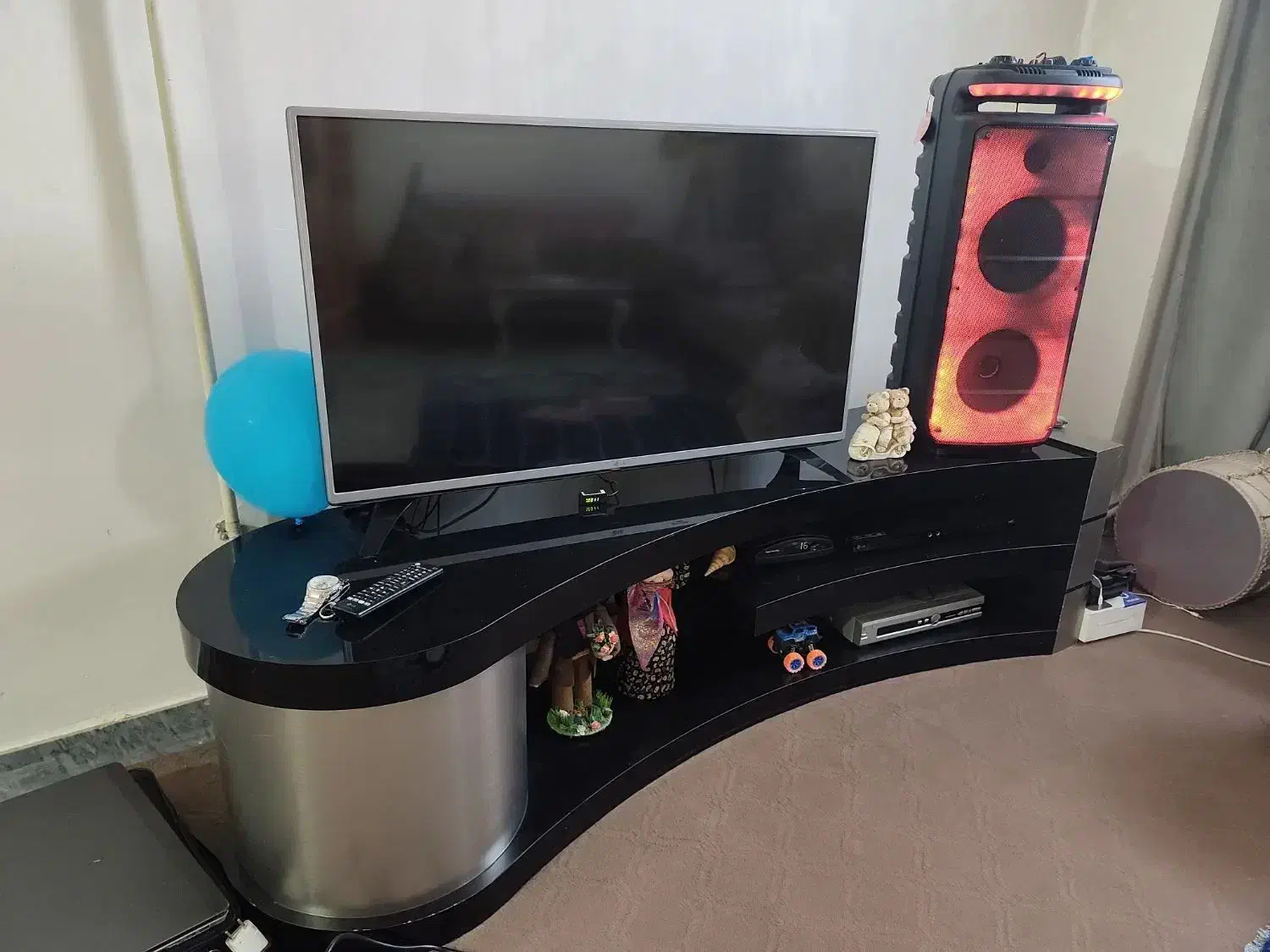 میز تلوزیون شیک خمیده|میز تلویزیون|تبریز, |دیوار