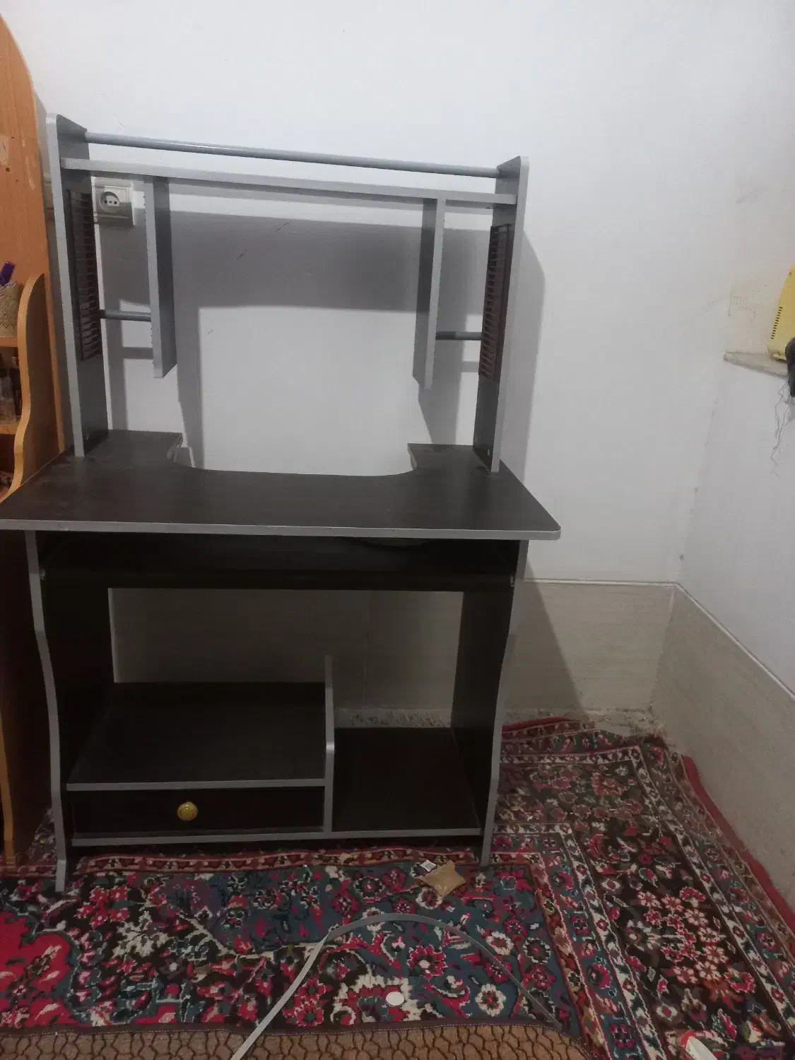 با میز کامپیوتر و میز تحریر|میز تحریر و کامپیوتر|فسا, |دیوار