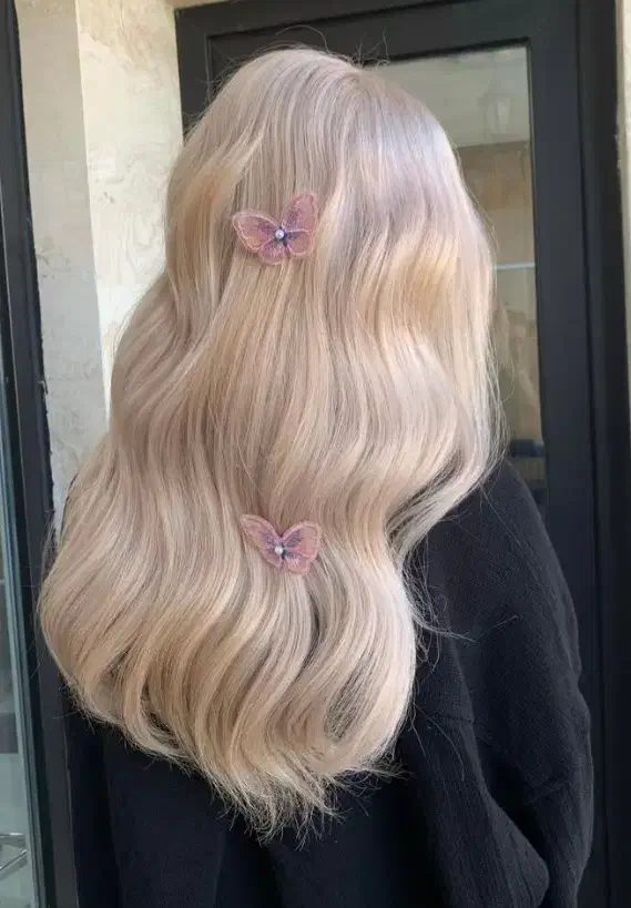 خدمات تخصصی رنگ و لایت ومیکاپ وشنیون|خدمات آرایشگری و زیبایی|هشتگرد, هشتگرد قدیم|دیوار