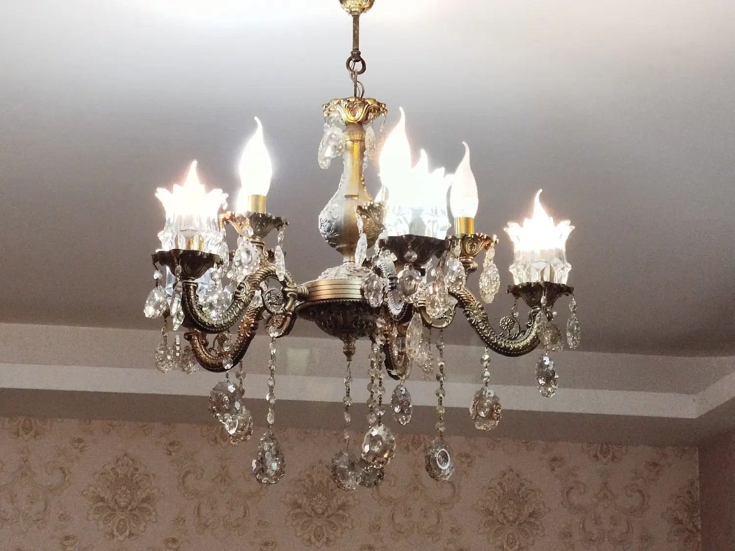 لوستر برنزی در حد نو|لوستر و چراغ آویز|تبریز, |دیوار