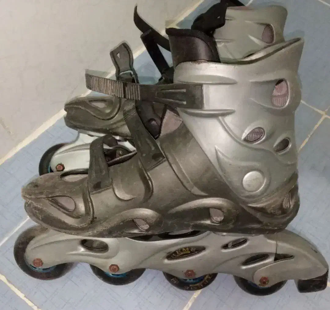 کفش اسکیت|دوچرخه، اسکیت، اسکوتر|میاندوآب, |دیوار