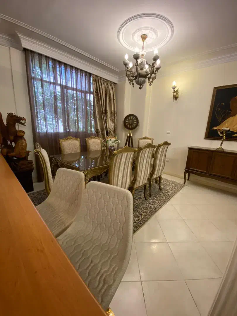 ۱۲۰ متر. مرزداران. بالای همکف. ویلایی