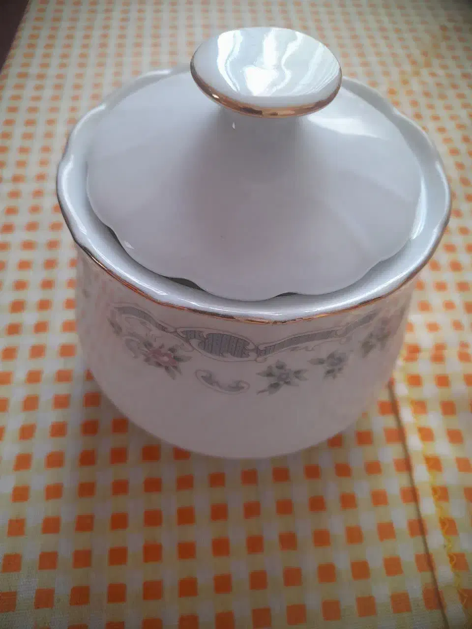 قندان چینی|ظروف سرو و پذیرایی|رشت, استادسرا|دیوار