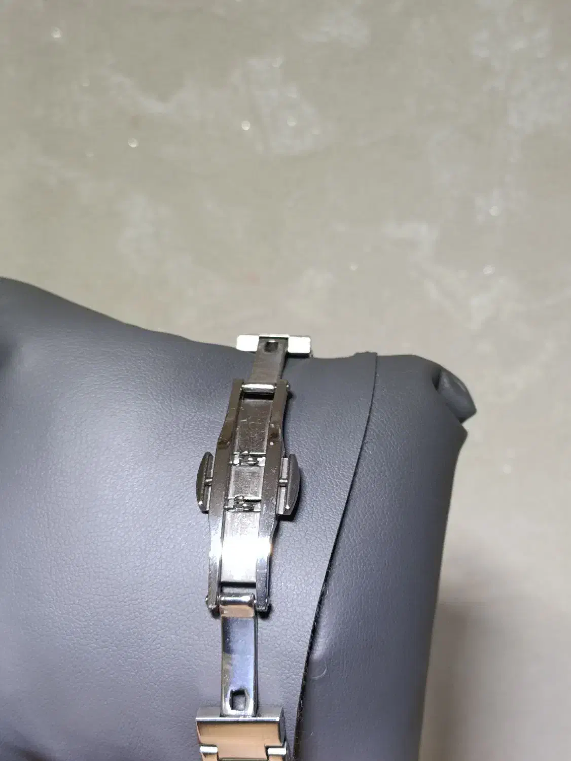 ساعت ناز|ساعت|اهواز, زندوکیلی|دیوار