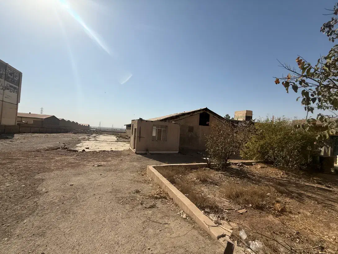 ۱۰۷۰۰ متر چهار دیواری ۷۰۰ متر سوله خاوران|فروش دفتر صنعتی، کشاورزی، تجاری|خاوران, |دیوار