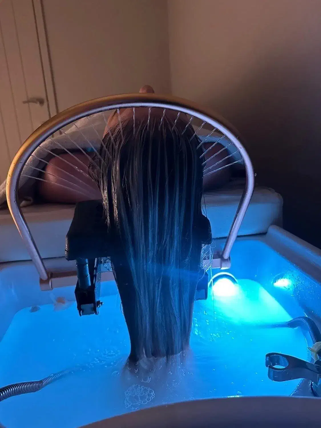 آموزش تخصصی اسکراب اسکالپ مو با ۵۰ درصد تخفیف|خدمات آموزشی|ارومیه, |دیوار