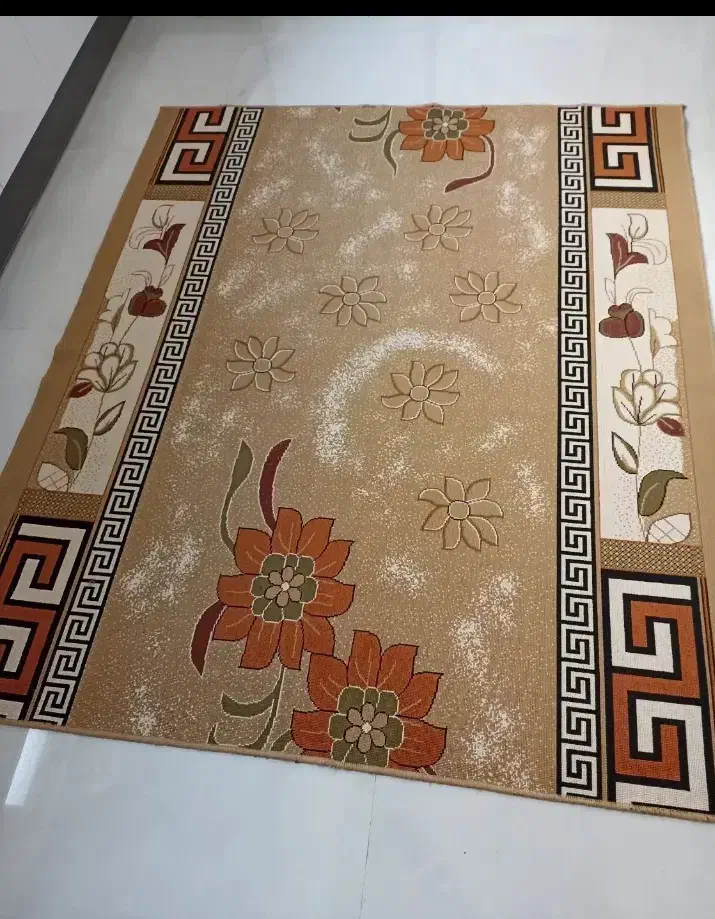 تعدادی وسایل خانه|فرش|شاهرود, |دیوار