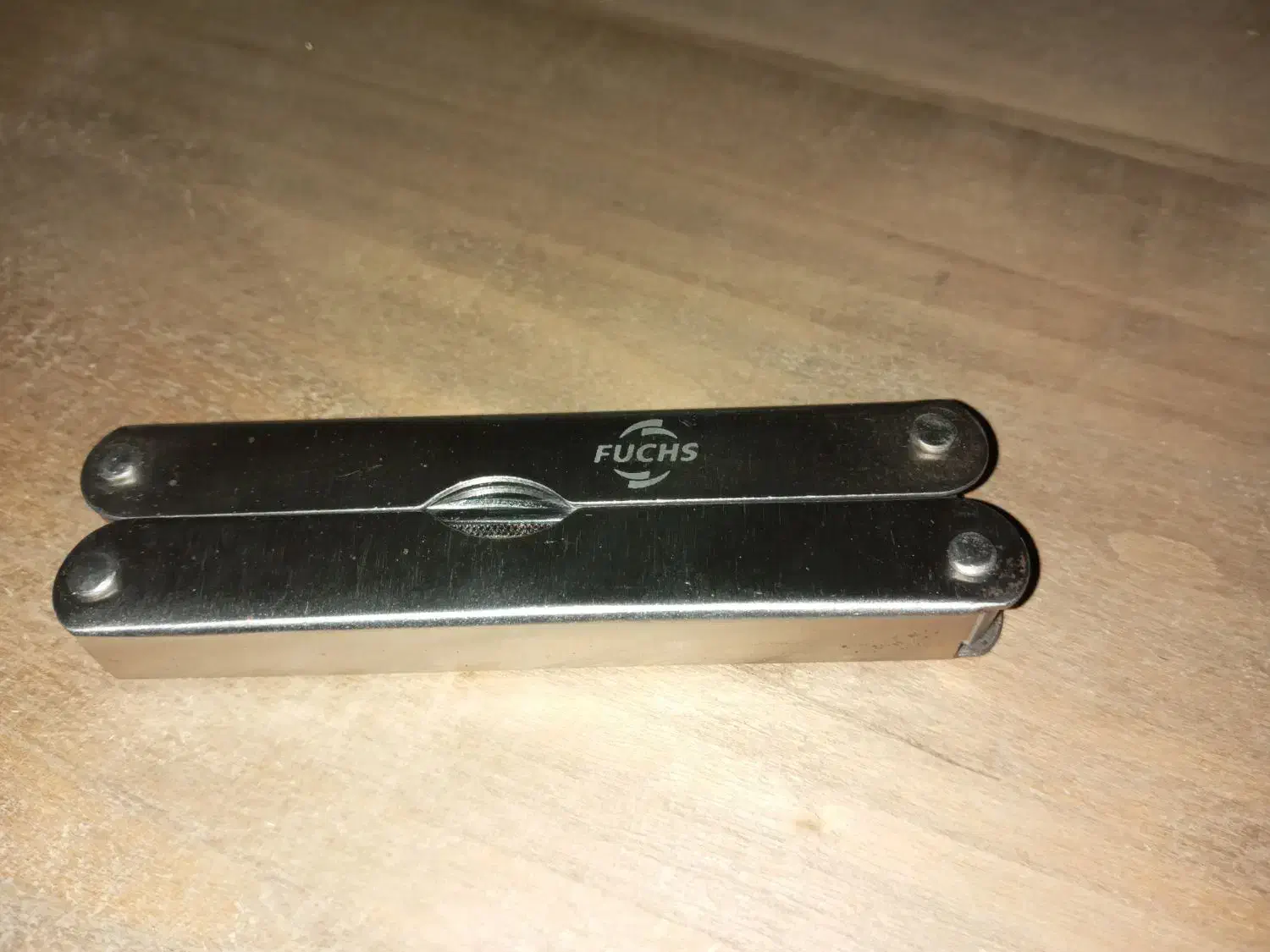 ابزار چند کاره سفری و کمپینگ FUCHS و چراغ قوه نو|کوهنوردی و کمپینگ|تهران, گرگان|دیوار