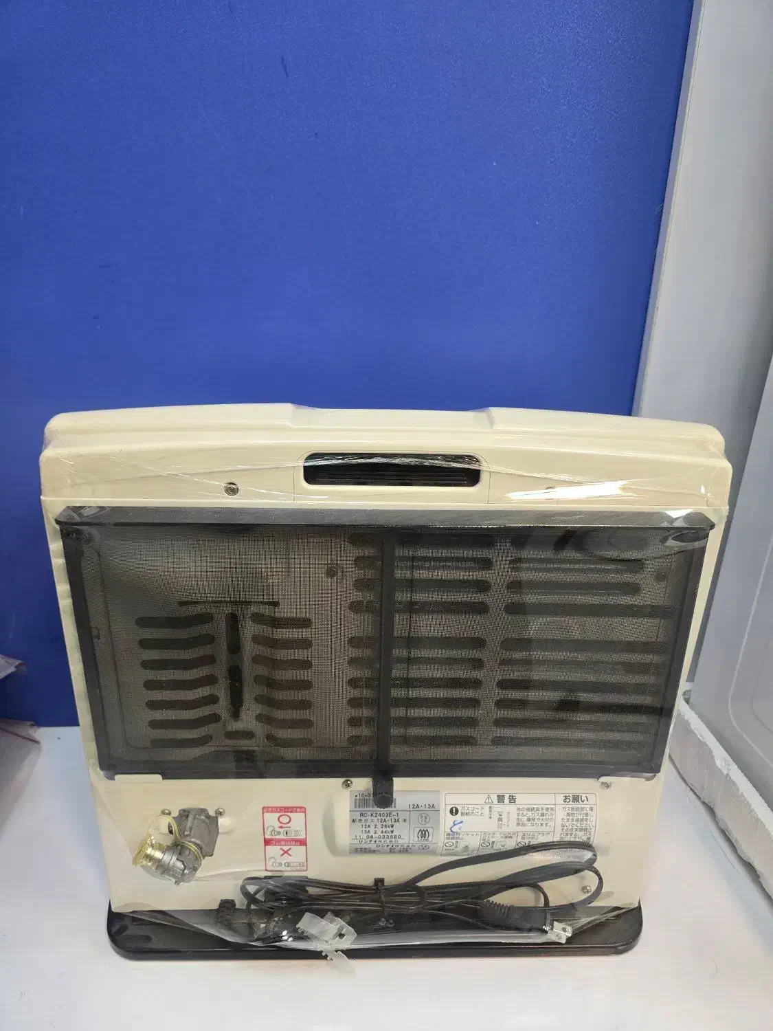 بخاری ژاپنی ۲۵۰۰ بدون دودکش فن دار|بخاری، هیتر، شومینه|میبد, |دیوار