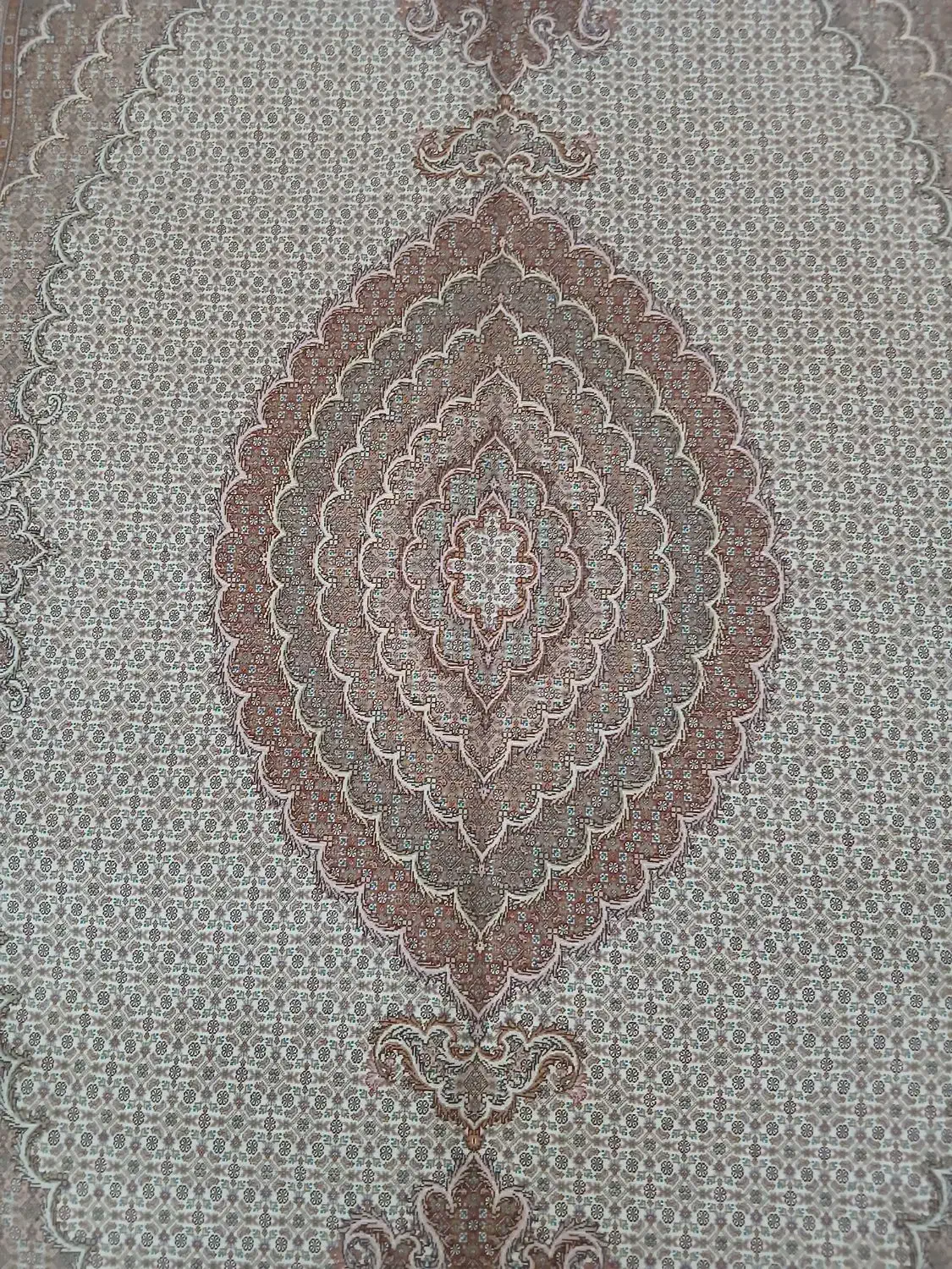 فرش دستبافت (ماهی خوی)|فرش|خوی, |دیوار