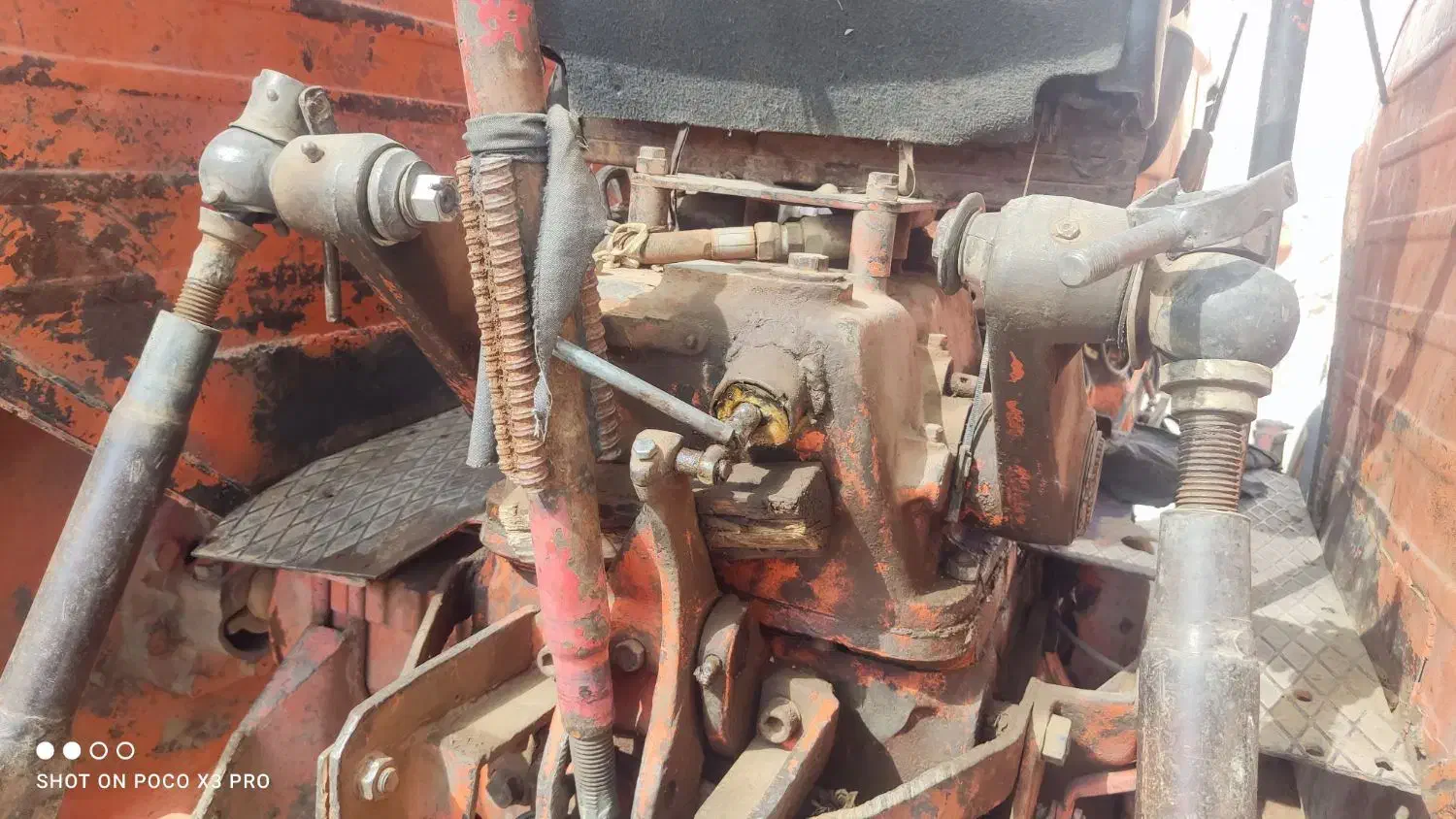 توافقی|خودرو سنگین|سده (فارس), |دیوار