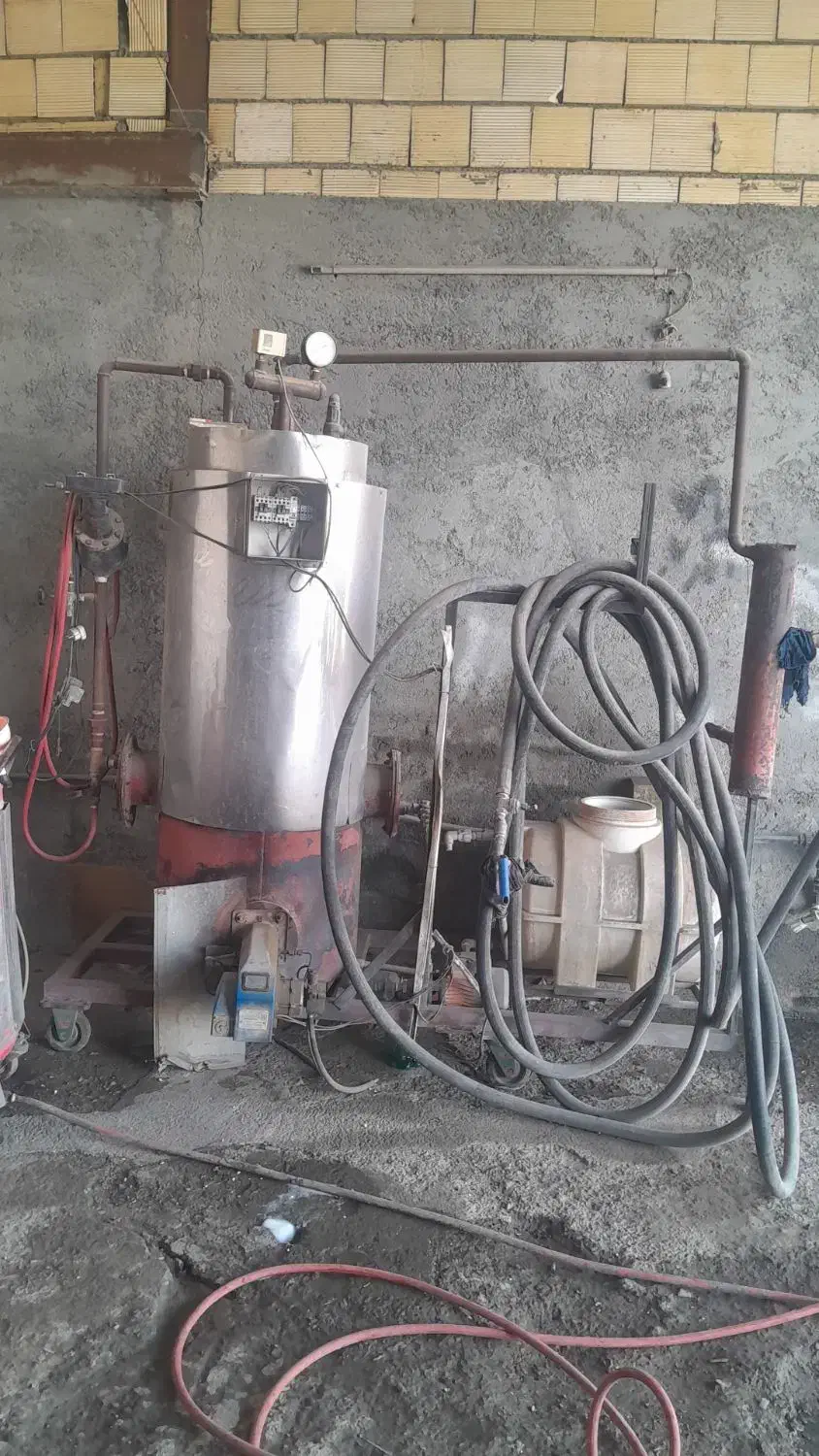 وسایل کارواش در حال کار|ابزارآلات|سنندج, |دیوار