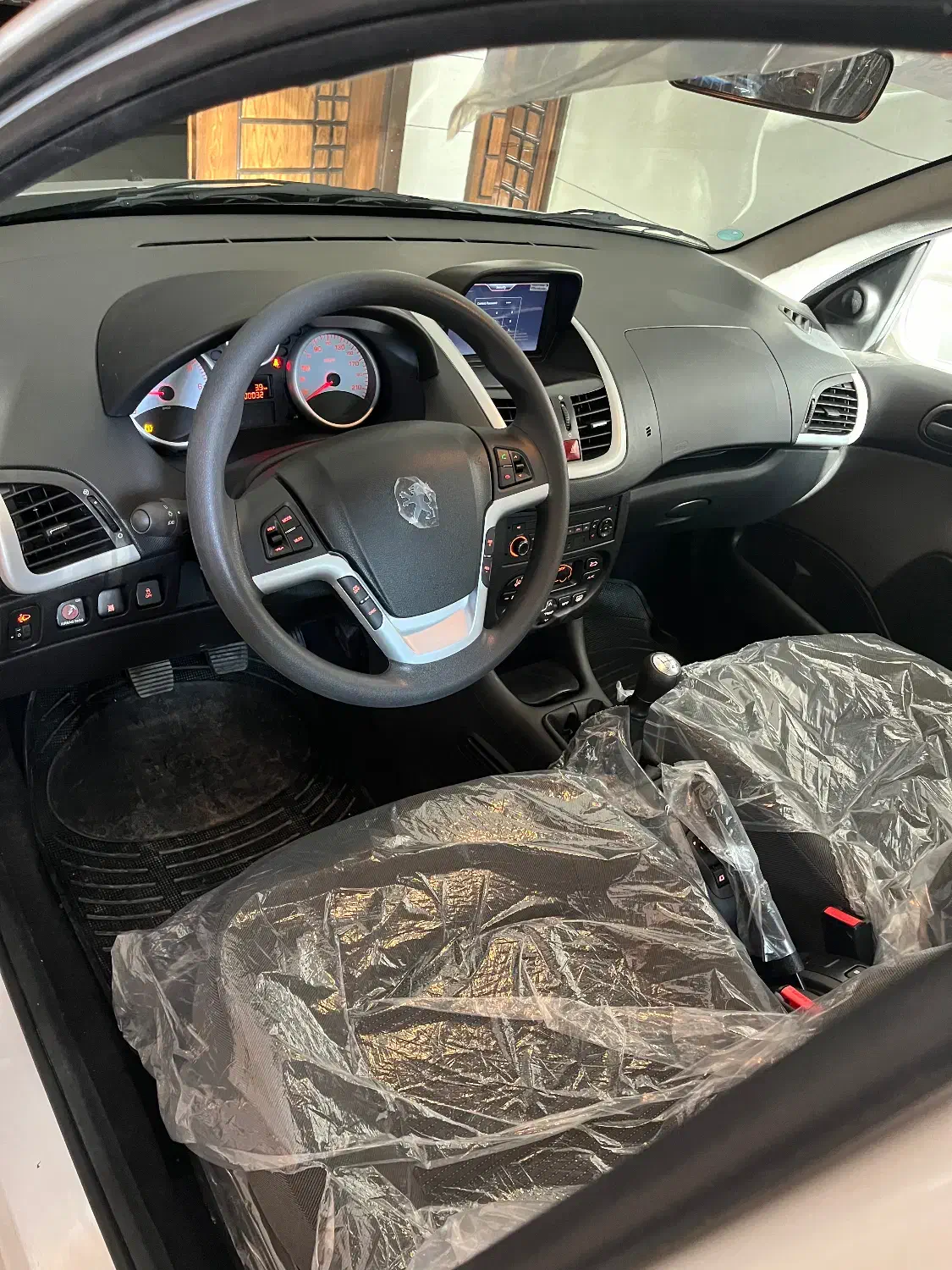 پژو 207i دنده ای|خودرو سواری و وانت|شهرضا, |دیوار