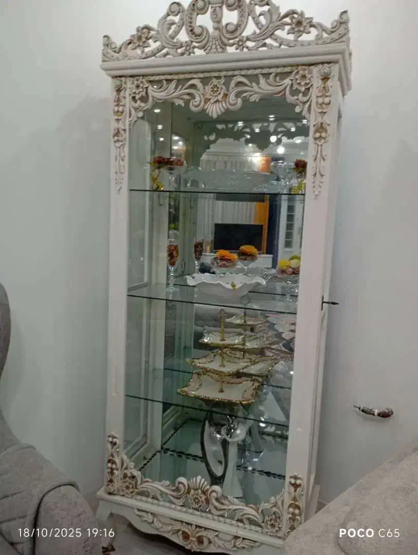 بوفه چوب راش در حد خیلی نو|بوفه، ویترین، کنسول|فیروزآباد (فارس), |دیوار