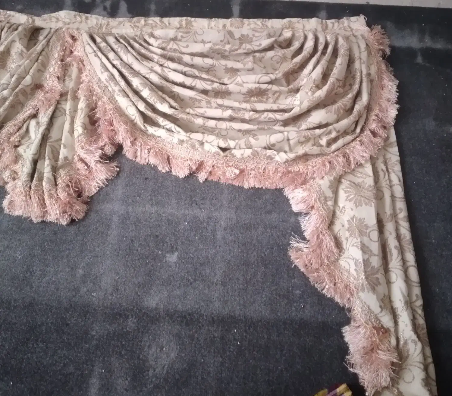 پرده چهار عدد|پرده، رانر، رومیزی|یزد, |دیوار