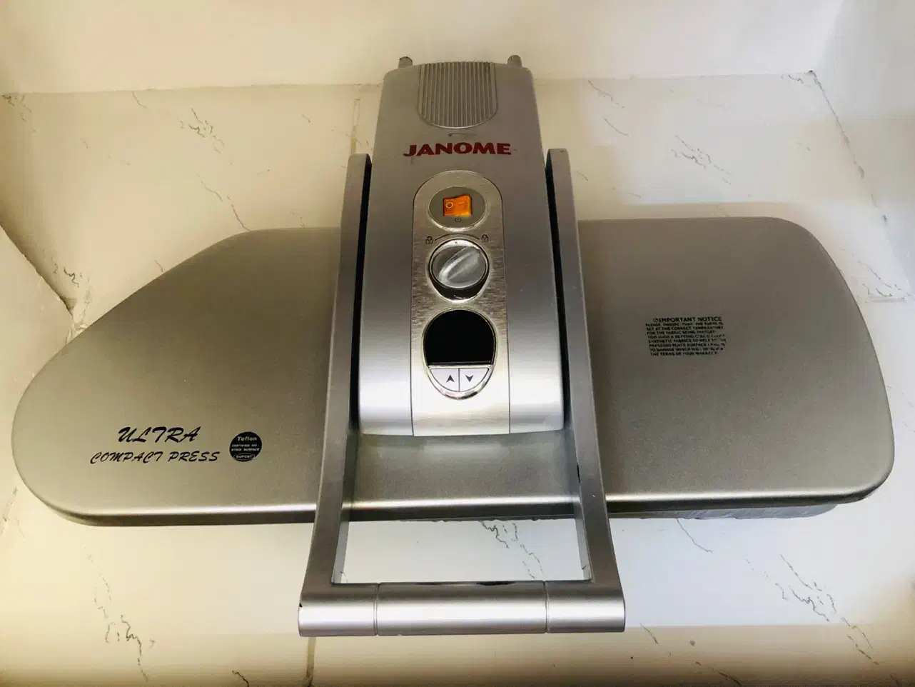 اتو پرس ژانومه|اتو و لوازم اتو|رباط‌کریم, رباط‌کریم|دیوار