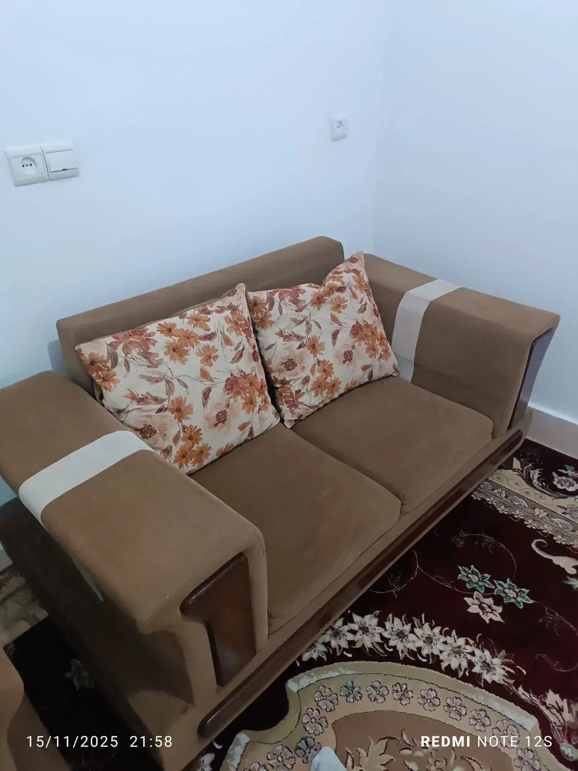 مبل راحتی|مبلمان خانگی و میز عسلی|کاشان, قطب راوندی|دیوار