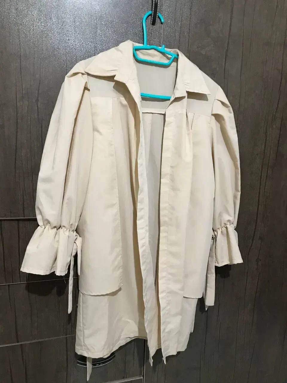 مانتو کتی و عروسکی|لباس|رشت, آب و برق|دیوار